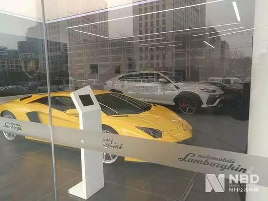 2019年2月，北京耀莱中心，豪车销售区光彩依旧（图片来源：每经记者 张春楠 摄）