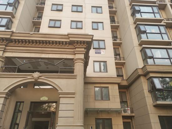  珠江丽景家园的部分地下室承重墙、剪力墙遭破坏。