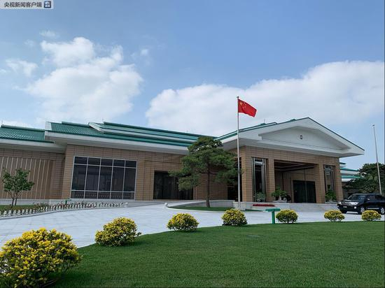 △会谈在锦绣山迎宾馆举行，这里也是习近平此次访朝的下塌地。（央视记者段德文拍摄）