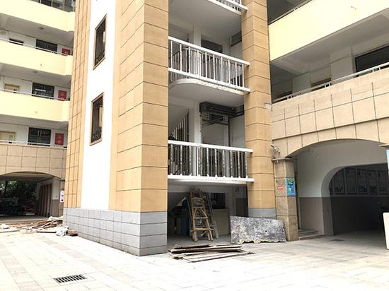 拟搬迁地点，原鼓楼区少年宫，正在装修。 澎湃新闻记者 袁杰 图