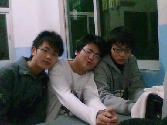 高至凡在平潭岚华中学念高中时，已表现出优异的音乐天赋。薛彬 供图