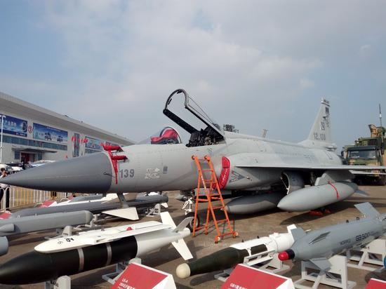 JF-17“闪电”（中方称“枭龙”）是珠海航展的常客。 本文均为房大川&nbsp; 图