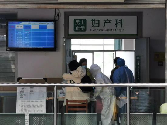 ▲4月5日，中南医院妇产科。新京报记者王双兴摄