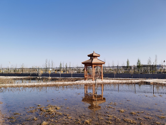 敦煌市区出现沙尘前后对比照&nbsp;朱永锋&nbsp;摄