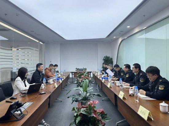 海淀区市场监管局党组成员、副局长陈振平带队到微博开展接诉即办座谈会