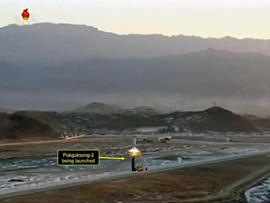 “北极星-2”导弹在试验场发射画面