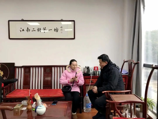 　2020年寒假，在无锡梅村二胡产业园，走访二胡制琴厂做调研