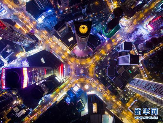 这是南京市中心新街口夜景（2016年1月19日无人机拍摄）。新华社记者李响摄