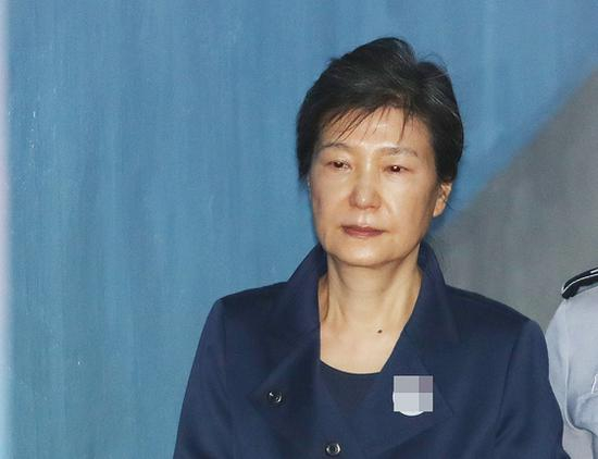 朴槿惠获判刑期累加至33年（News 1）