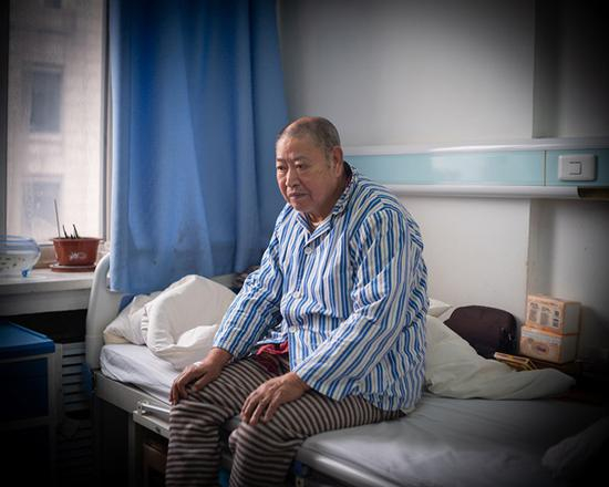 李臣，生于1945年，1974年佳木斯毒气事件受害者。