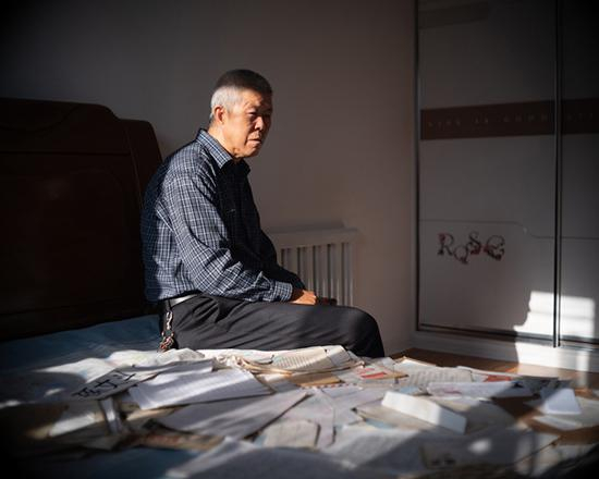 　　孙文斗，生于1960年，1982年牡丹江毒气事件受害者。他的胃部被诊断为烧伤性肠胃糜烂，现已被切除。