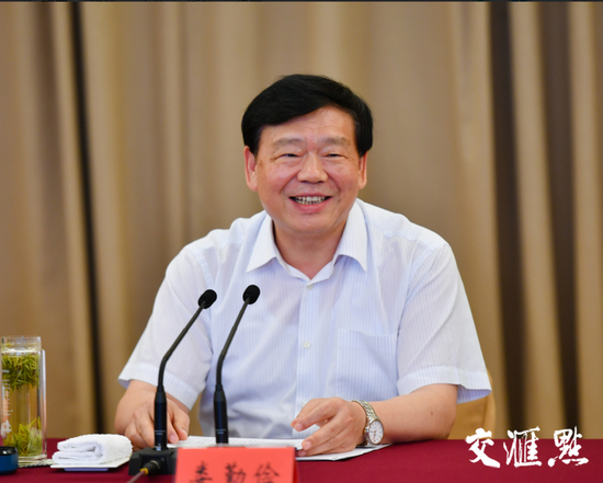 省委书记娄勤俭讲话。交汇点记者 肖勇 摄