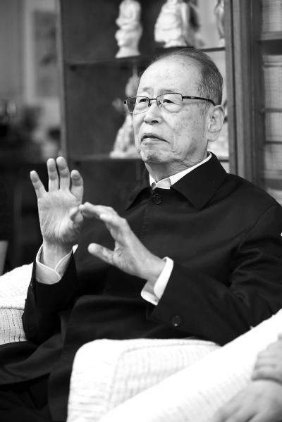 外交部前副部长、港澳回归谈判中方代表团团长周南。宋汉晓摄