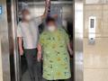 女子吃完就睡胖到320斤胃比常人大3倍 穿衣都需要1小时