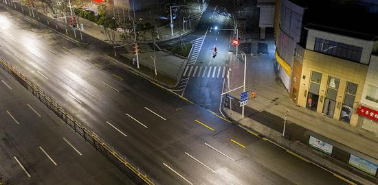 2月3日，武汉街头人迹寥寥。 新华社&nbsp; 图