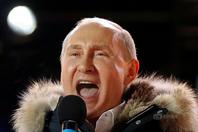 俄民众集会庆总统选举结束 普京出席慷慨激昂