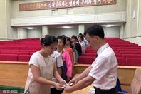 朝鲜民众排队投票选举