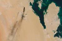 沙特两石油设施遭袭击 卫星云图公布