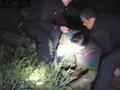 家中无故失踪?民警连夜搜寻找到女子并将其从泥沼中救出
