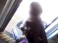 高铁车门正关闭 女子竟用行李箱阻门强行上车