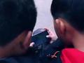 新华社:想毁掉一个农村娃 就给他一部手机?