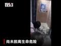 电梯内电动车突然起火 伤者家属:老人生命垂危 婴儿烧伤面积45%