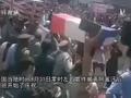 讽刺性极强!塔利班支持者举办“葬礼” “棺材”上盖美国、英法、北约旗帜