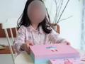5岁幼儿教化“纯欲妆” 新华社称儿童美妆博主风潮该刹一刹
