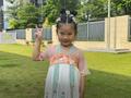 穿汉服“射日”“奔月” 幼儿园过中秋做足“全套戏”