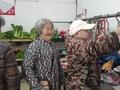男子卖猪肉25年买3台车建1套房:每天只做半天生意