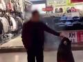 男子退换服装遭拒当众烧衣服解气 经销商:客户人为损坏