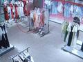 开豪车女老板多次盗窃服装店 偷来的衣服和鞋子全部送给闺蜜