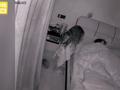 女子睡觉总感觉半夜有人站床边,第二天查看监控大白天被吓得魂飞魄散