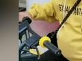 怀孕女子和丈夫乘一辆共享单车被罚 曾拍视频发网络炫耀