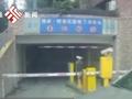 车主撞击式逼停“偷油车”引热议,官方:已介入调查,是否偷油还需核实