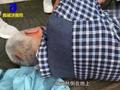救倒地老人后默默离去当事学生发声:应该做的 老人平安就好!