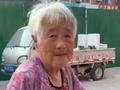 店老板谎称做活动 为店外徘徊的8旬老人免单:想让她吃得踏实