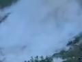 长白山突发山体滑坡 碎石滚落游客紧急逃离