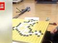 5岁弟弟刚学围棋就挑战哥哥,结果下一半崩溃大哭:说好的让我呢