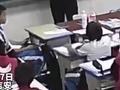 男生上课睡觉被同桌整蛊擦黑板 网友:一个敢说 一个敢擦