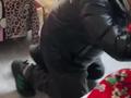 男子返程带儿子跪别瘫痪母亲 泣不成声哽咽叮嘱