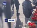 小贩卖草莓一斤缺了半斤:加了也不够称 让顾客删视频才退钱