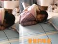 女儿得知父亲返岗偷闻床单想念:上面有他的味道
