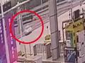 一小客车碰撞杭州收费站起火致4人死亡,事发监控曝光