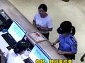 飒!女警一眼就认出吸毒人员一招擒拿