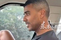 越发学到精髓了！不仅是学说中文，中国男足归化国脚阿兰已经开始盘核桃啦