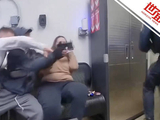 美窃贼被抓掏枪袭警扣扳机时卡壳，视频曝光惊险瞬间