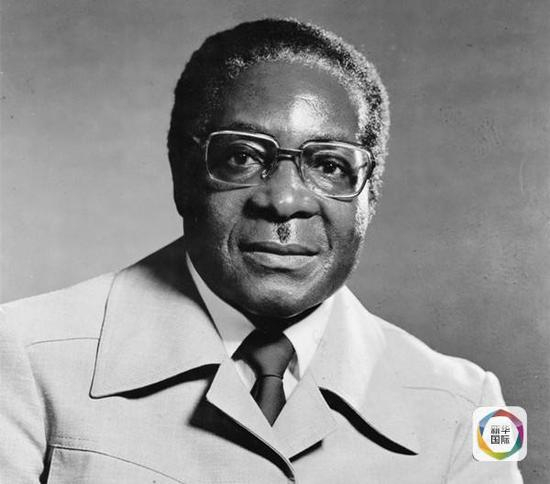 1981年的穆加贝资料照片。（新华社发）