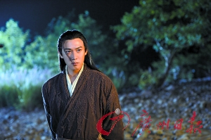 陆毅晒“气质”照宣传新剧