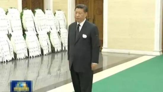 习近平出席万里同志的追悼会